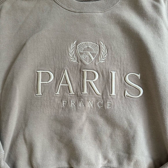 ABERCROMBIE CREWNECK - Picture 2 of 4